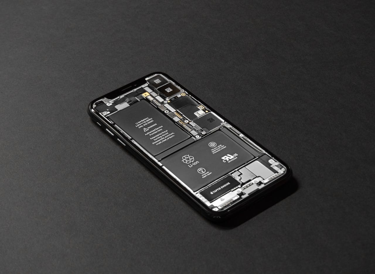 Latest company blogs about Why do mobile phones use non-removable batteries today?