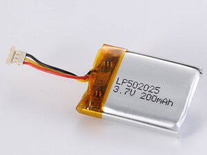 Buy LP502025 200MAH Environmentally-Friendly Lithium Polymer Battery 12 Months 3.7V Voltage and 150-200 Wh/kg Energy Density online manufacture